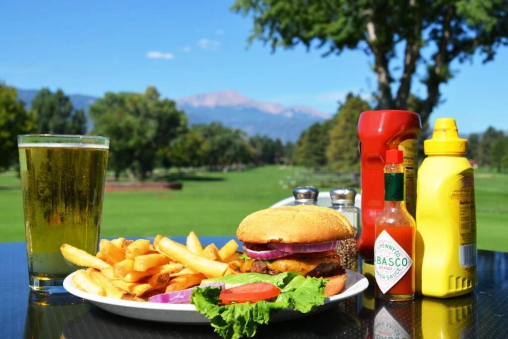 Charming Remodeled Golf Course Area Home Colorado Springs Bagian luar foto